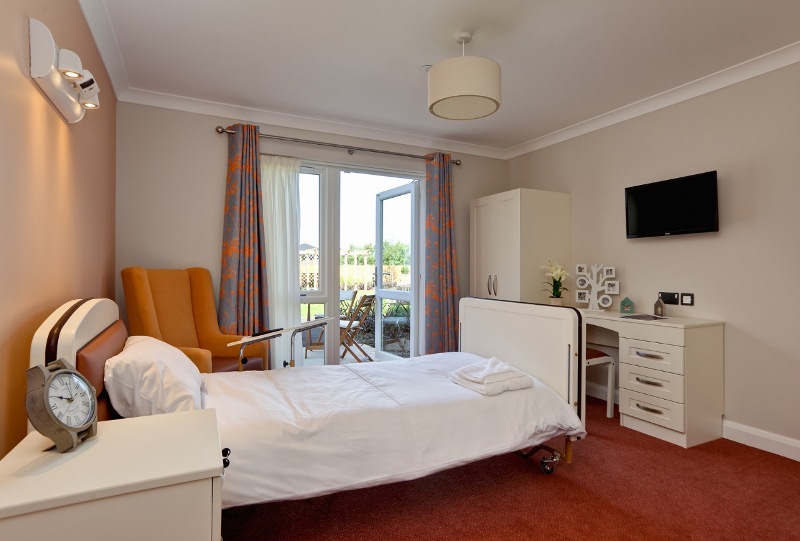 Mildenhall Lodge - bedroom image