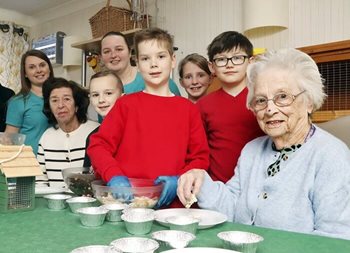 Norwich care home residents have a hoot with local pupils