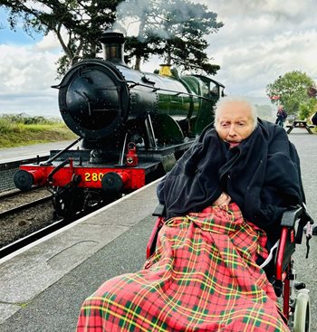 Wish comes ‘choo’ for Stroud care home resident