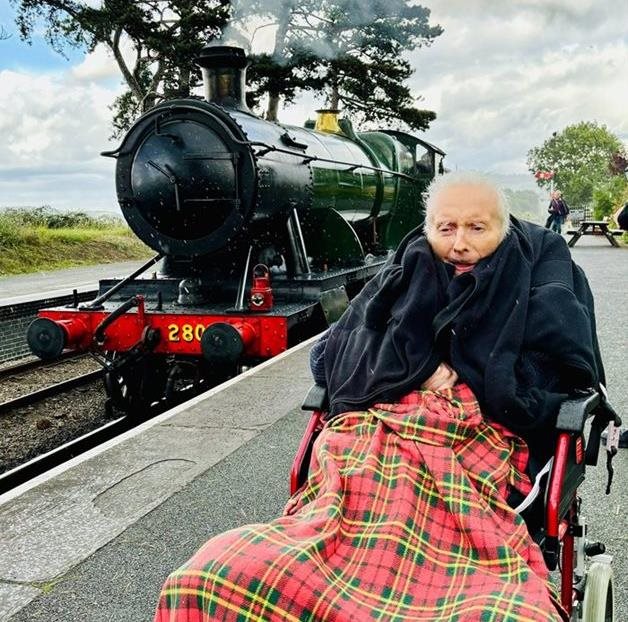 Wish comes ‘choo’ for Stroud care home resident