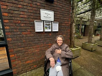 Bracknell care home resident goes back to school for a trip down memory lane