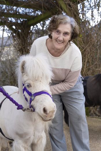 The Mane Event: Gold Cup brought to Cheltenham care home as residents enjoy pony visit 