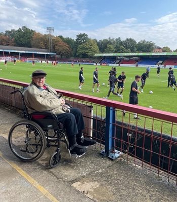 Church Crookham care home resident enjoys VIP experience at Aldershot Town Football Club 