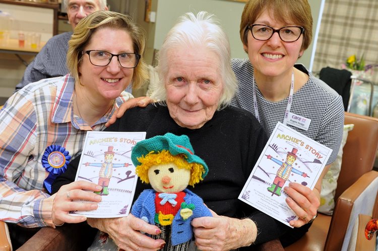 Scarecrow brings Thorrington pupils and care home residents together to learn about dementia