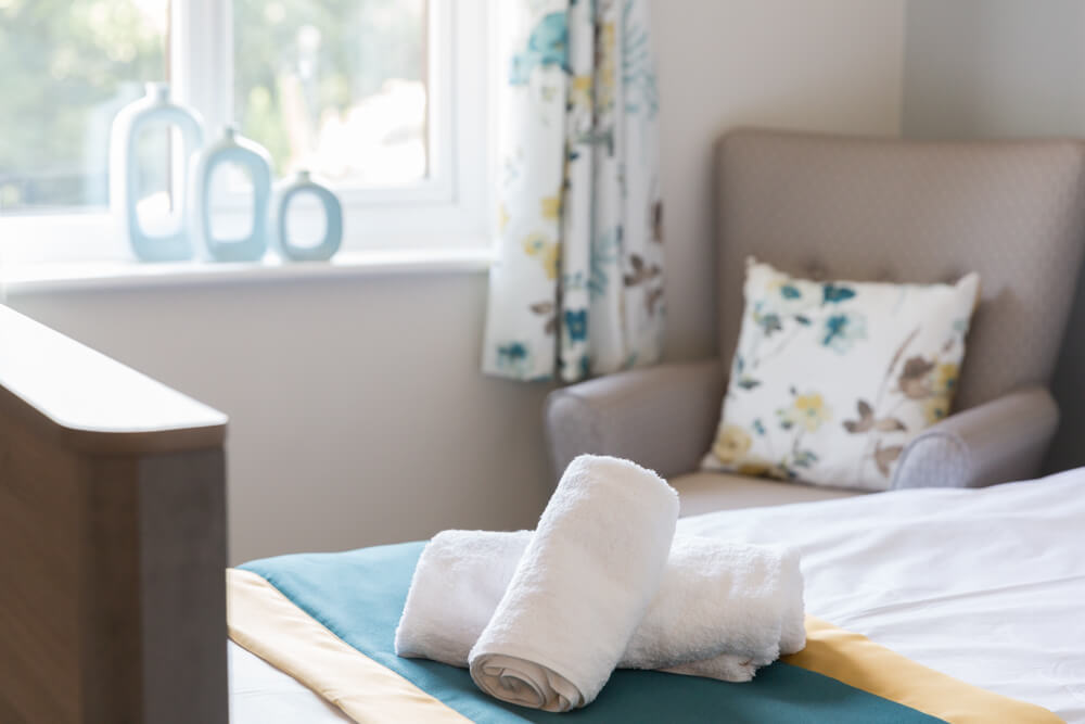 Woodland Hall - Woodland Hall bedroom 