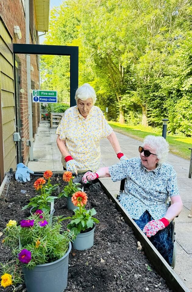 Winchcombe Place - Winchcombe Place gardening 