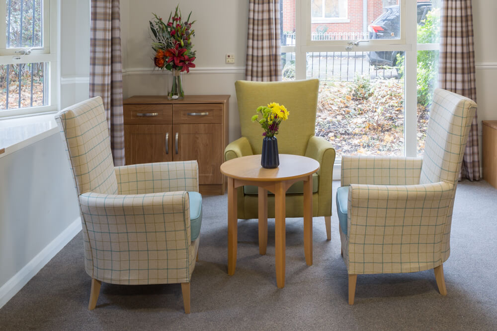 Lennox House - Lennox living room 4