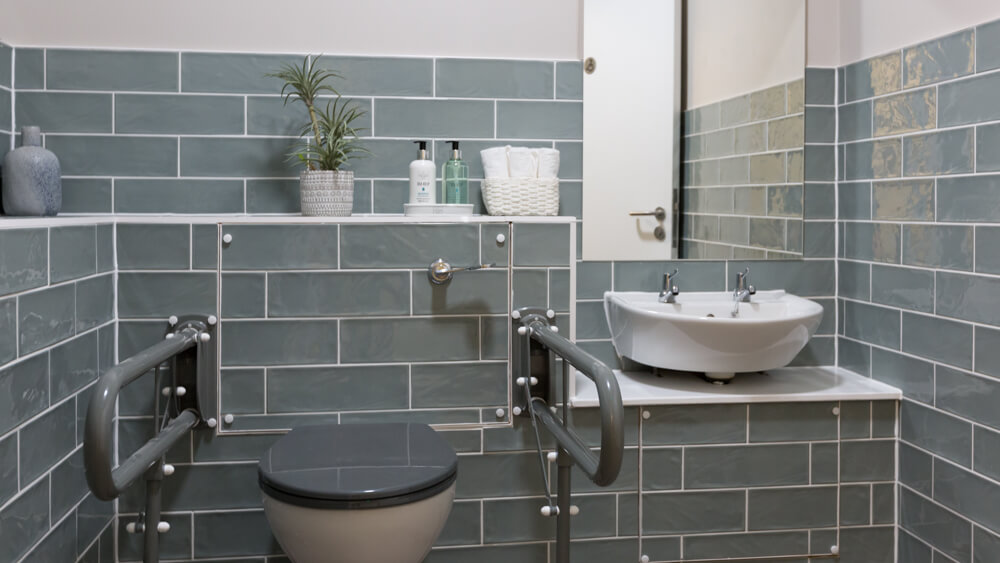 Woodland Hall - Woodland Hall bathroom