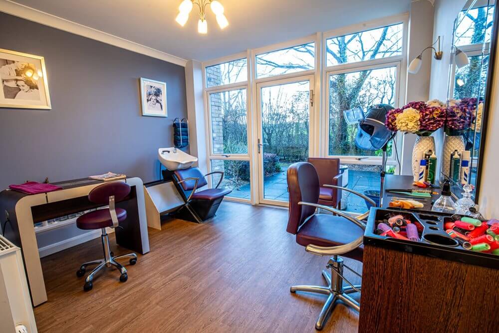 Bowes House - Bowes House salon