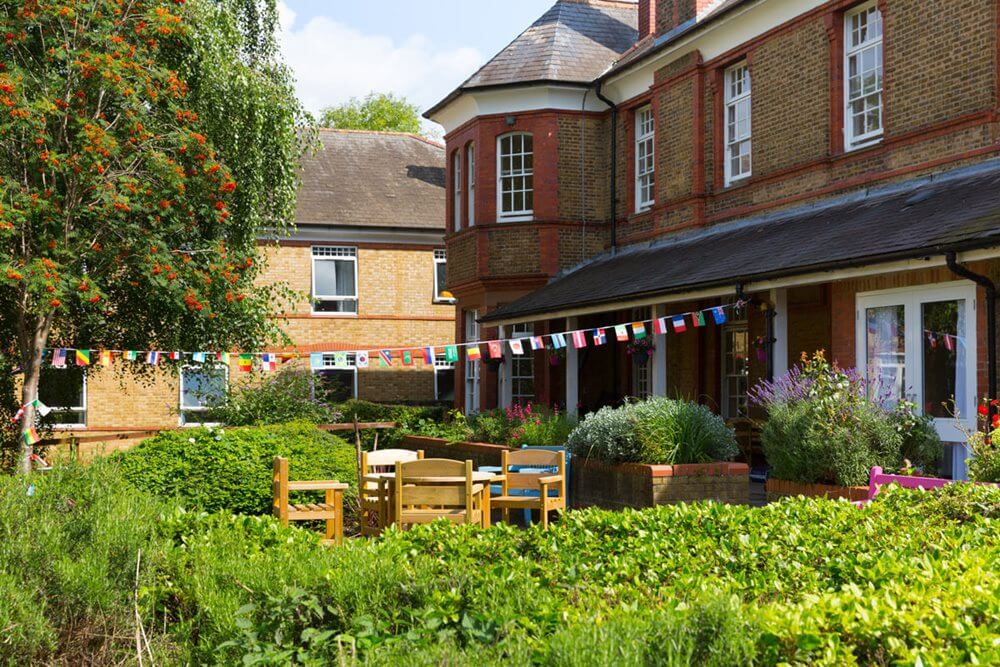 Elizabeth Lodge - Elizabeth Lodge garden