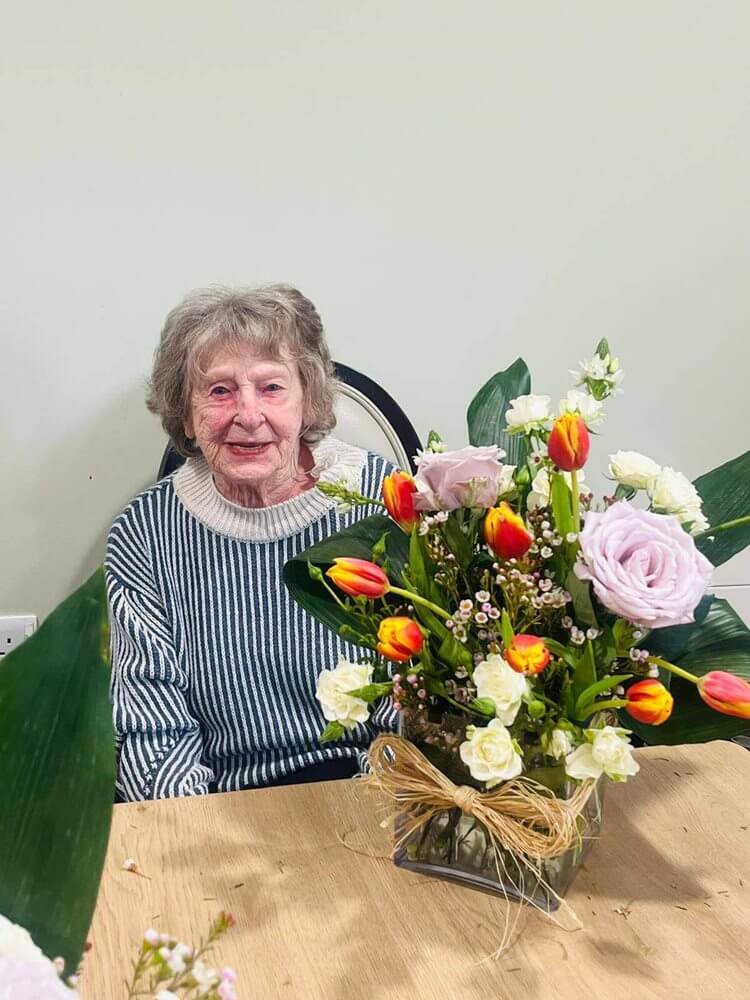 Kitchen Assistant Bank - Ivy Grove flower arranging